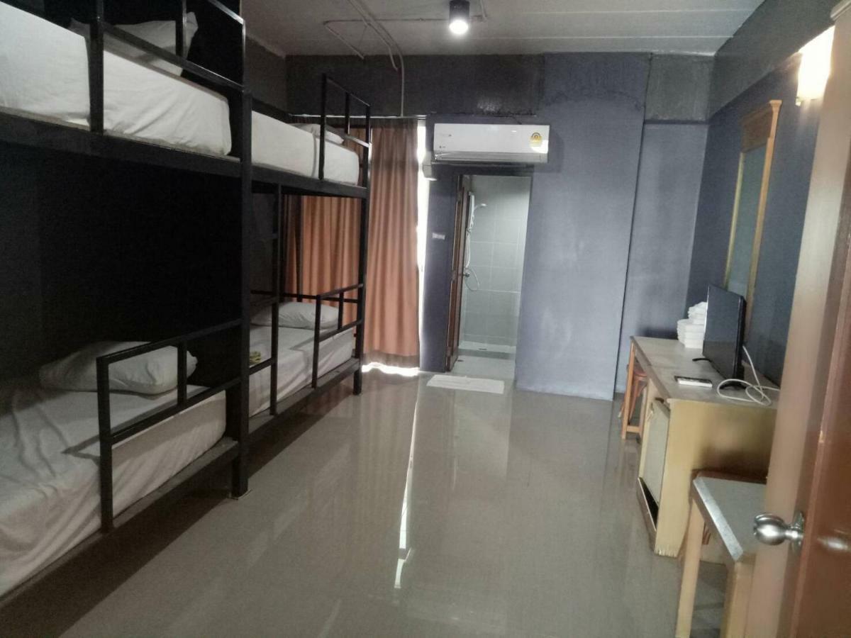 Tongpoon Hotel Bangkok Exterior foto